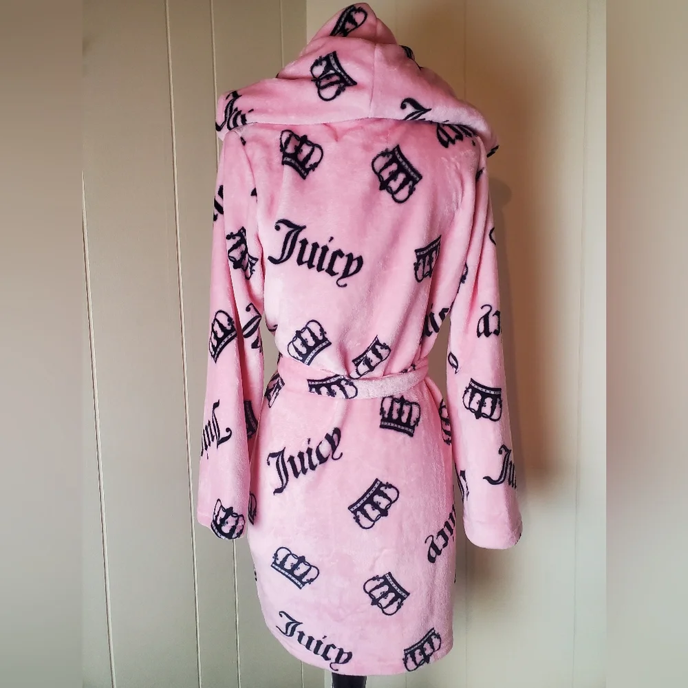 JUICY COUTURE light pink jc crown hooded plush robe - Picture 2 of 6